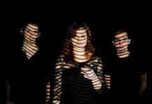 Murdering Tripping Blues apresentam Pas Un Autre ao vivo