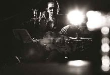 The Legendary Tigerman em digressão com Jon Spencer Blues Explosion