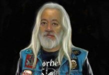 Cameraman metálico na música total