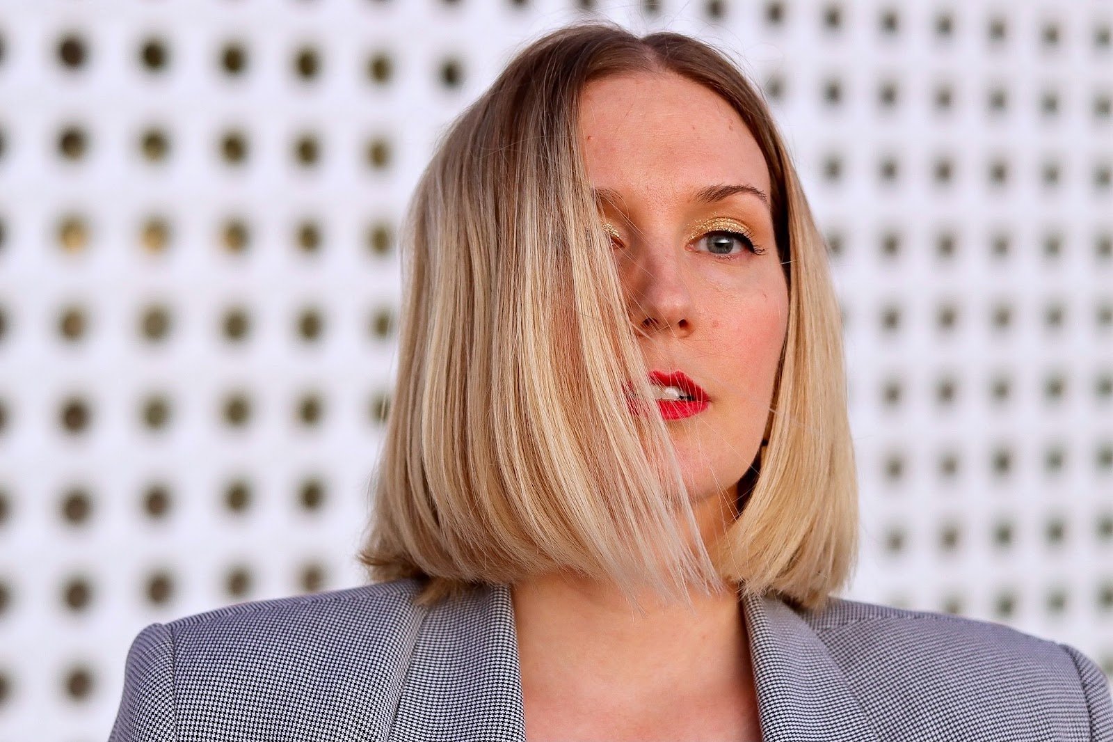 Julie Neff: lança o videoclipe de A Lot Left To Learn
