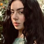 Charli XCX reinventa “Wuthering Heights” para o cinema de Emerald Fennell
