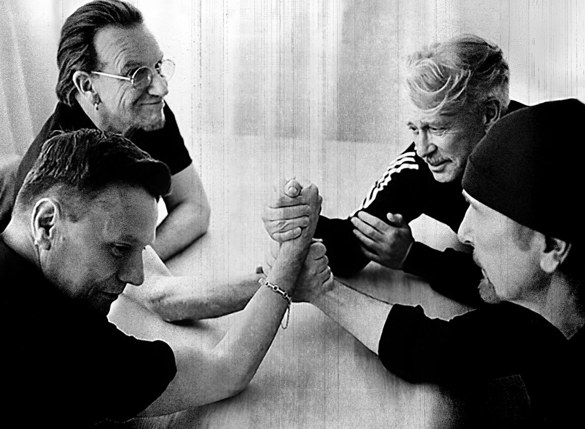 U2 lançam EP Days of Ash com seis faixas e antecipam novo álbum para 2026