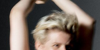 Robyn regressa com “Sexistential” e desafia os limites da pop contemporânea