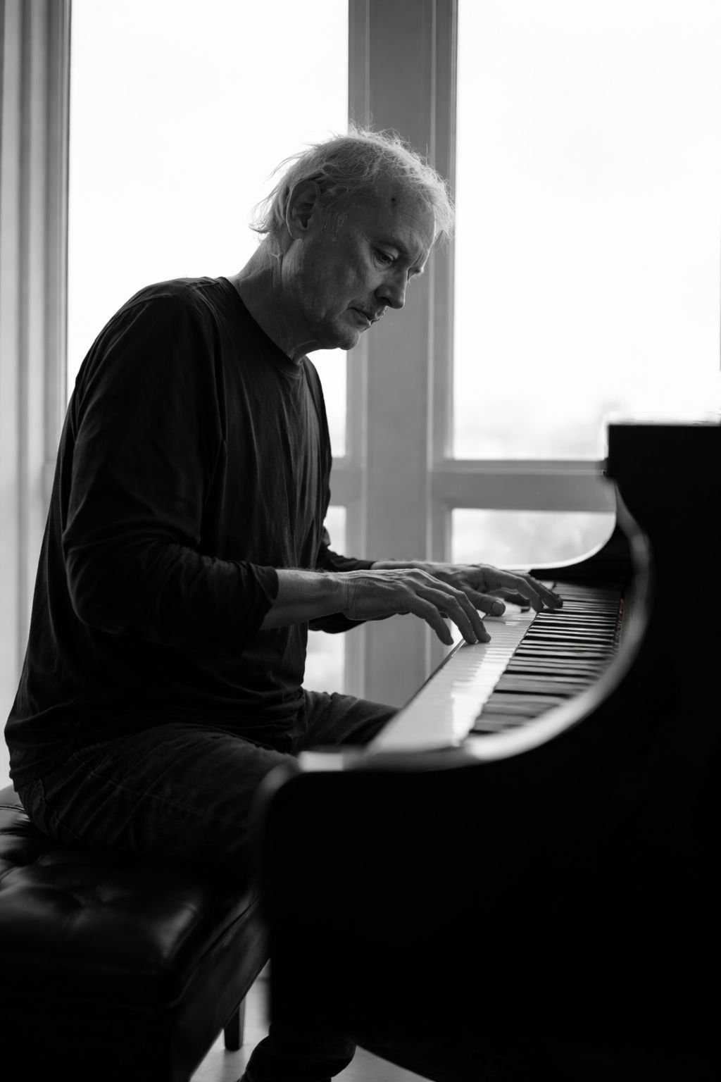 Bruce Hornsby apresenta “Ecstatic” e começa a revelar o novo álbum Indigo Park