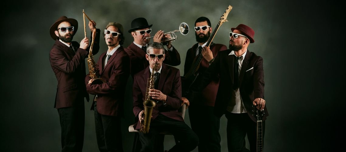 Kumpania Algazarra preparam lançamento do décimo álbum com o novo single “Ignite”