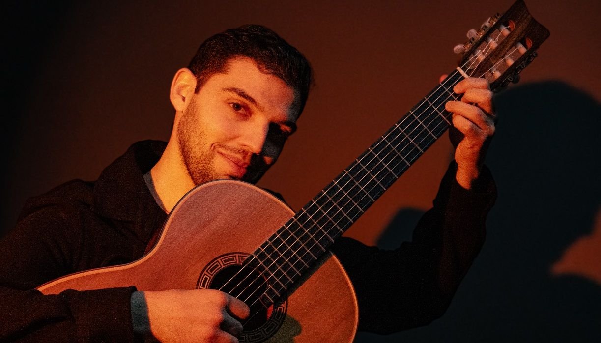 Miguel da Silva: entrevista sobre “Os Melros”, o álbum que une viola de fado e poesia de João Monge