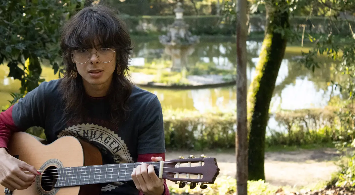 Davi Santiago em entrevista: “Fui Só Amor”, o EP de estreia e a identidade entre Portugal e Brasil