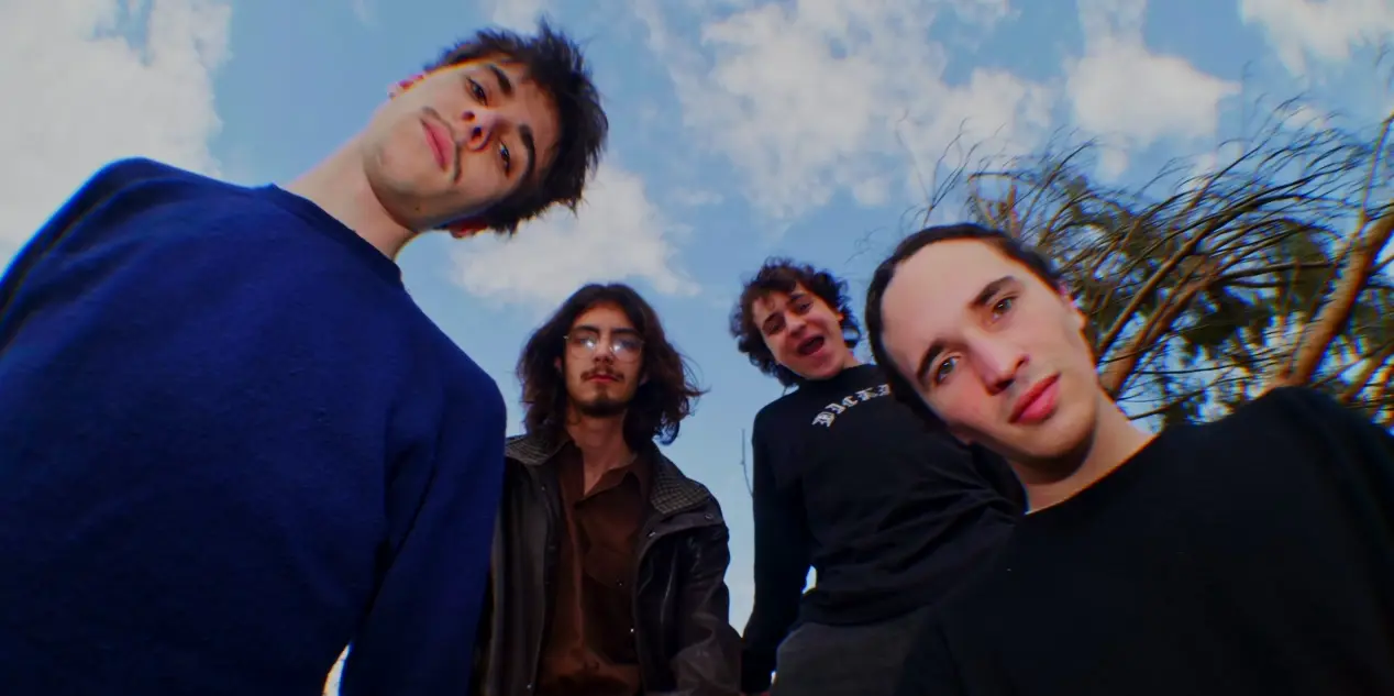 Albatroz entram na Omnichord e há um detalhe que explica porque esta banda pode rebentar cá dentro