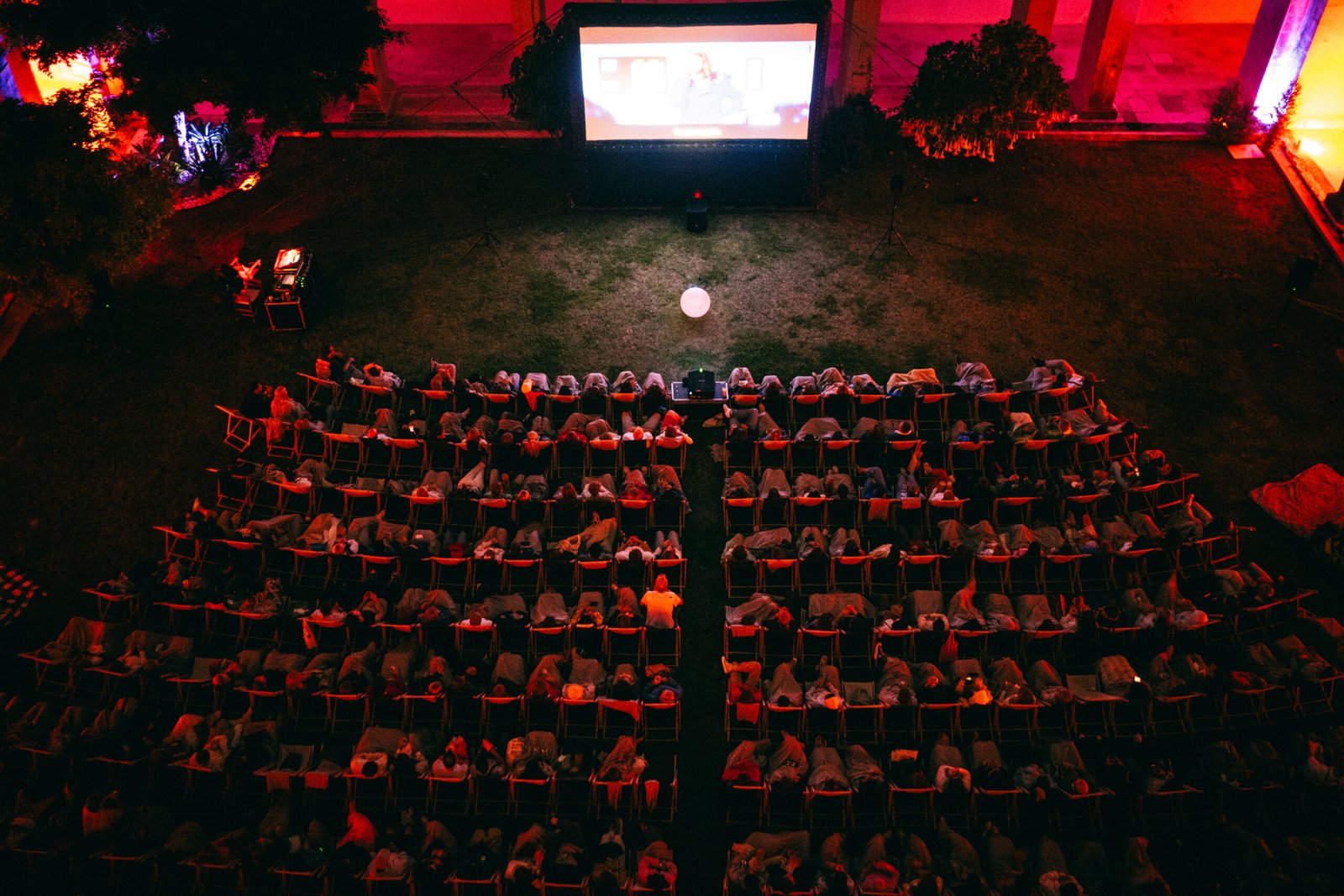 Black Cat Cinema leva concertos da Cuca Monga para as noites de cinema ao ar livre em Lisboa