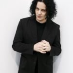 Jack White anuncia novo álbum “Frozen Charlotte” e revela o single “Dollar Bill”