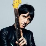 Johnny Marr anuncia novo álbum The Age of Everything e lança o single Spin