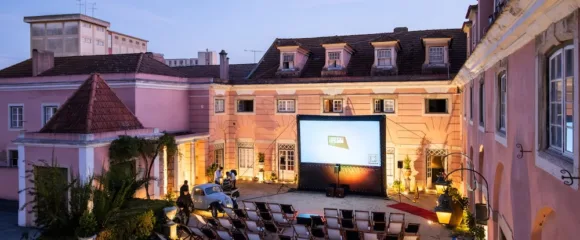 Black Cat Cinema revela programação completa até outubro com mais de 60 filmes ao ar livre em Lisboa