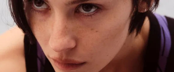 Gracie Abrams lança “Daughter from Hell”, o terceiro álbum de estúdio
