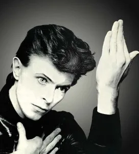A história secreta de “Heroes”: o beijo junto ao Muro que inspirou David Bowie