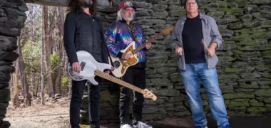 Dinosaur Jr. revelam “Blowin’ Up”, o novo single que antecipa o álbum There Near