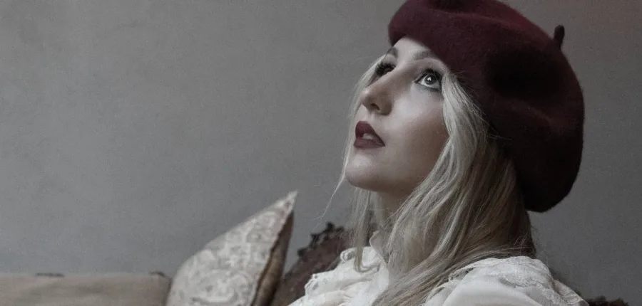Carolina Quintas transforma “as coisas que não disse” no primeiro EP e prepara estreia nas Festas do Mar