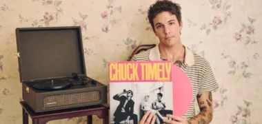ROLE MODEL enfrenta o tempo e o amor no novo álbum “Chuck Timely & The Hourglass”