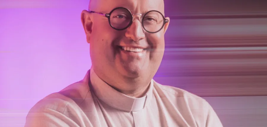 Padre Guilherme encerra o palco principal do UNTOLD e leva música portuguesa à Roménia