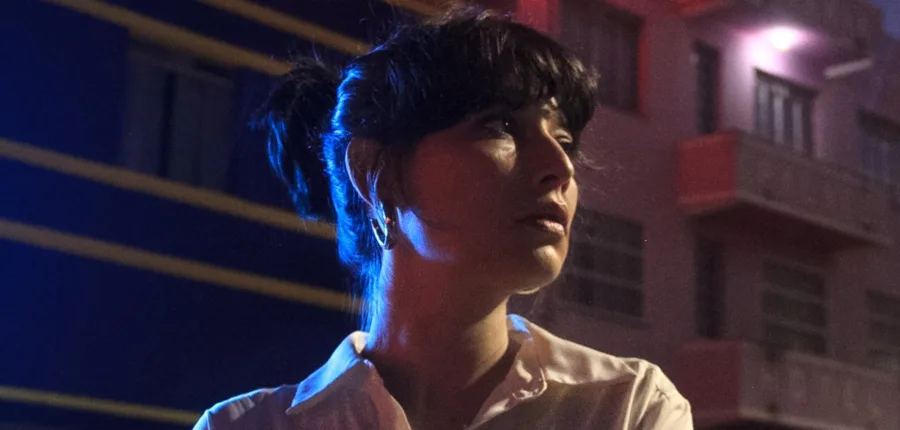 Salma Jô estreia a solo com “Hotel” depois do fim da Carne Doce