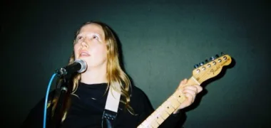 Julia Jacklin lança novo álbum esta sexta-feira e regressa a Lisboa em março