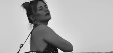 Marta Ren olha para o tempo sem esperar por ele