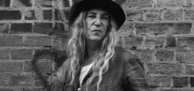 Patti Smith regressa a Lisboa em 2027: do punk à poesia, uma carreira sem fronteiras