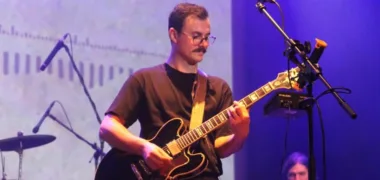 Pedro Abreu estreia-se a solo com “O Outro Lado”, um disco para questionar o presente