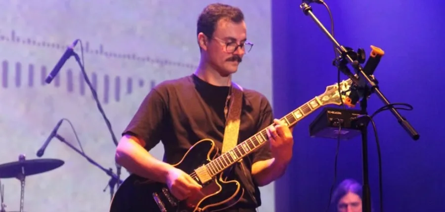 Pedro Abreu estreia-se a solo com “O Outro Lado”, um disco para questionar o presente