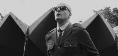 Rod Krieger leva «The Cowboy», de Arnaldo Baptista, para as ruas do Rio de Janeiro