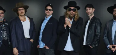 Roots Rockers Junkhouse Aumentam a Temperatura Com Novo Single “Hot Hot Sun”
