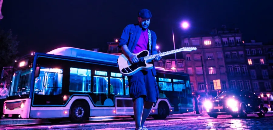 RimaRussa recuperam uma canção das origens e levam o Porto para um universo cyberpunk